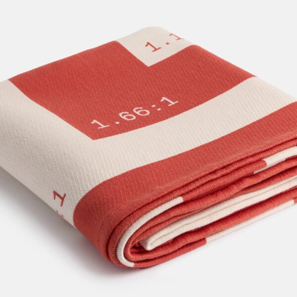 Red Aspect Ratio Blanket